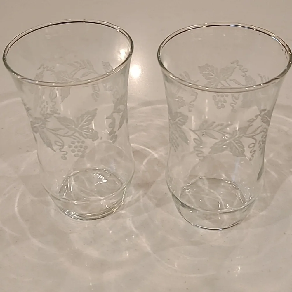 Gorgeous Pair/ Set Vintage Glasses